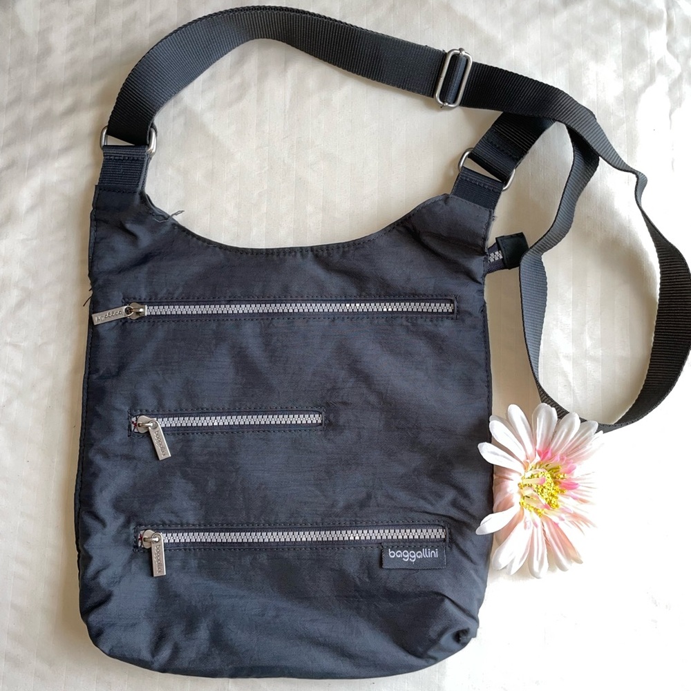 Baggallini Big Zipper Crossbody Bag